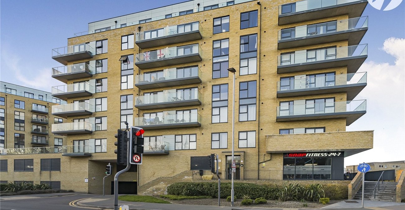 2 bedroom property for sale in Dartford | Robinson Jackson