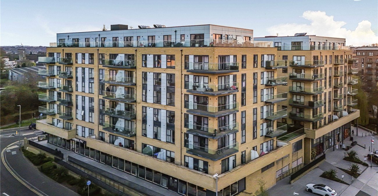 2 bedroom property for sale in Dartford | Robinson Jackson