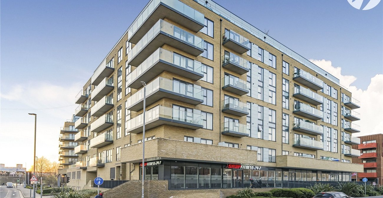2 bedroom property for sale in Dartford | Robinson Jackson