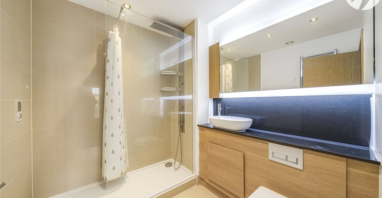 2 bedroom property for sale in Dartford | Robinson Jackson