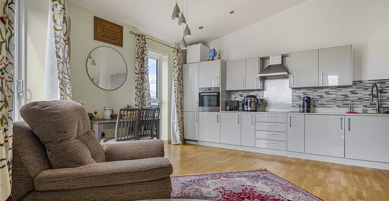 2 bedroom property for sale in Dartford | Robinson Jackson