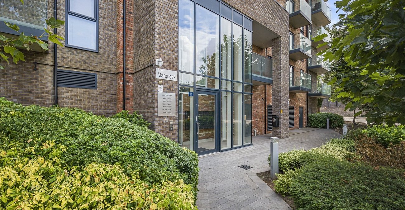 2 bedroom property for sale in Dartford | Robinson Jackson