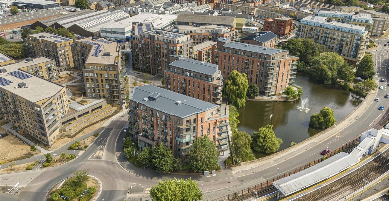 2 bedroom property for sale in Dartford | Robinson Jackson