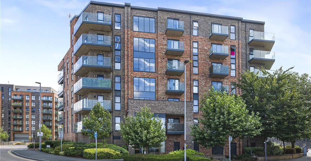 2 bedroom property for sale in Dartford | Robinson Jackson