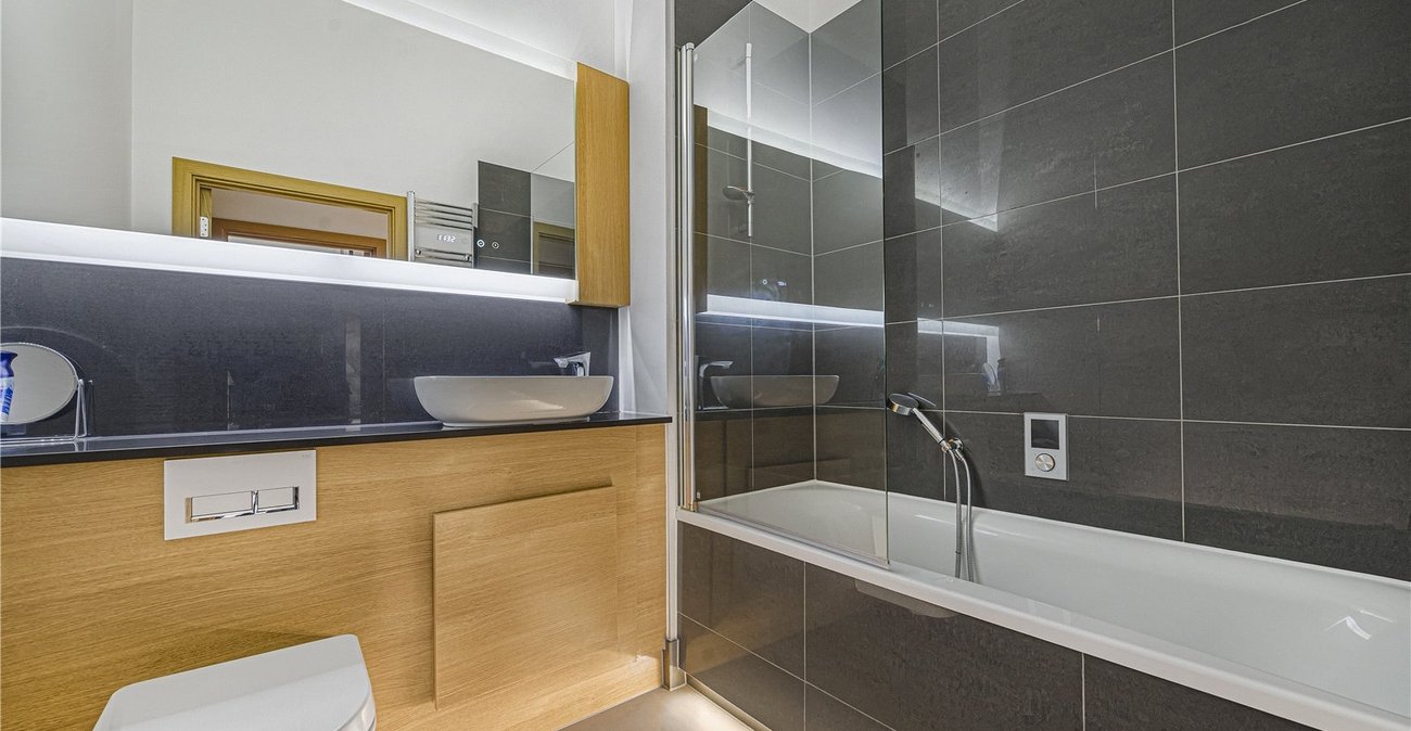 2 bedroom property for sale in Dartford | Robinson Jackson