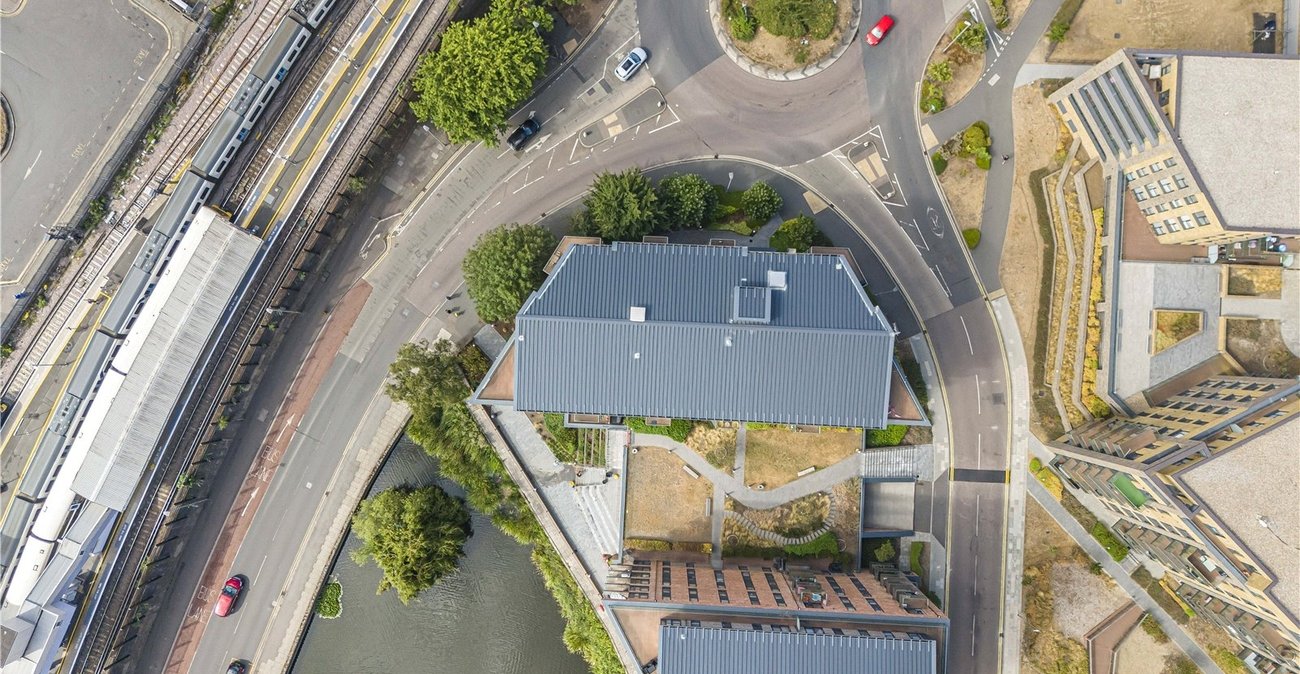 2 bedroom property for sale in Dartford | Robinson Jackson
