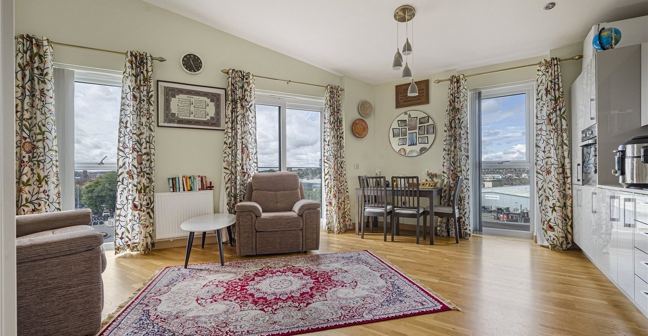 2 bedroom property for sale in Dartford | Robinson Jackson