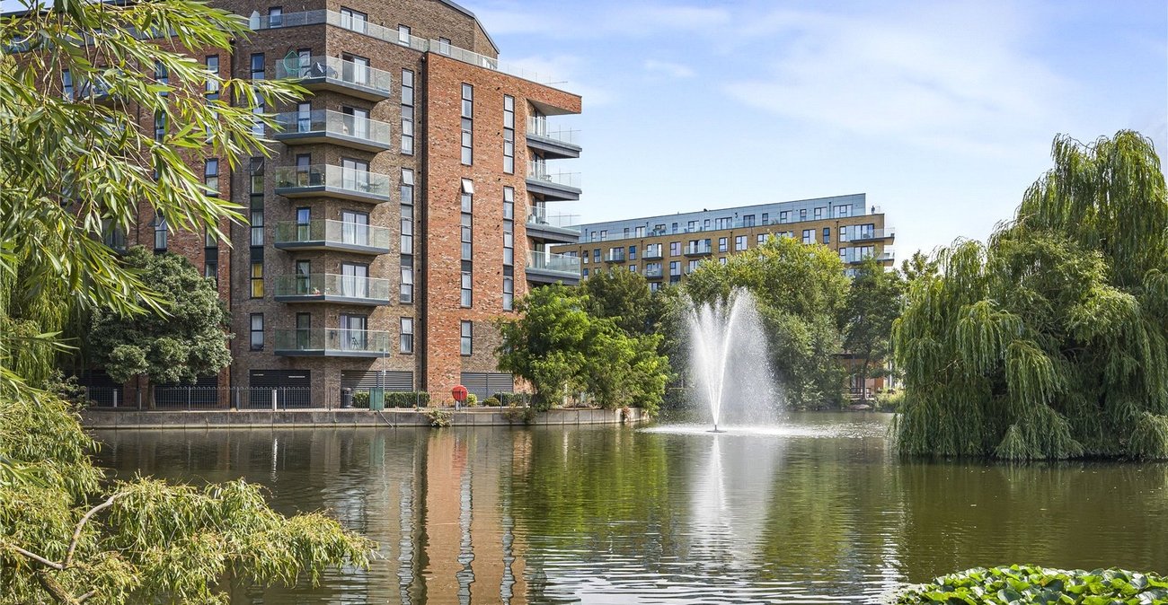 2 bedroom property for sale in Dartford | Robinson Jackson