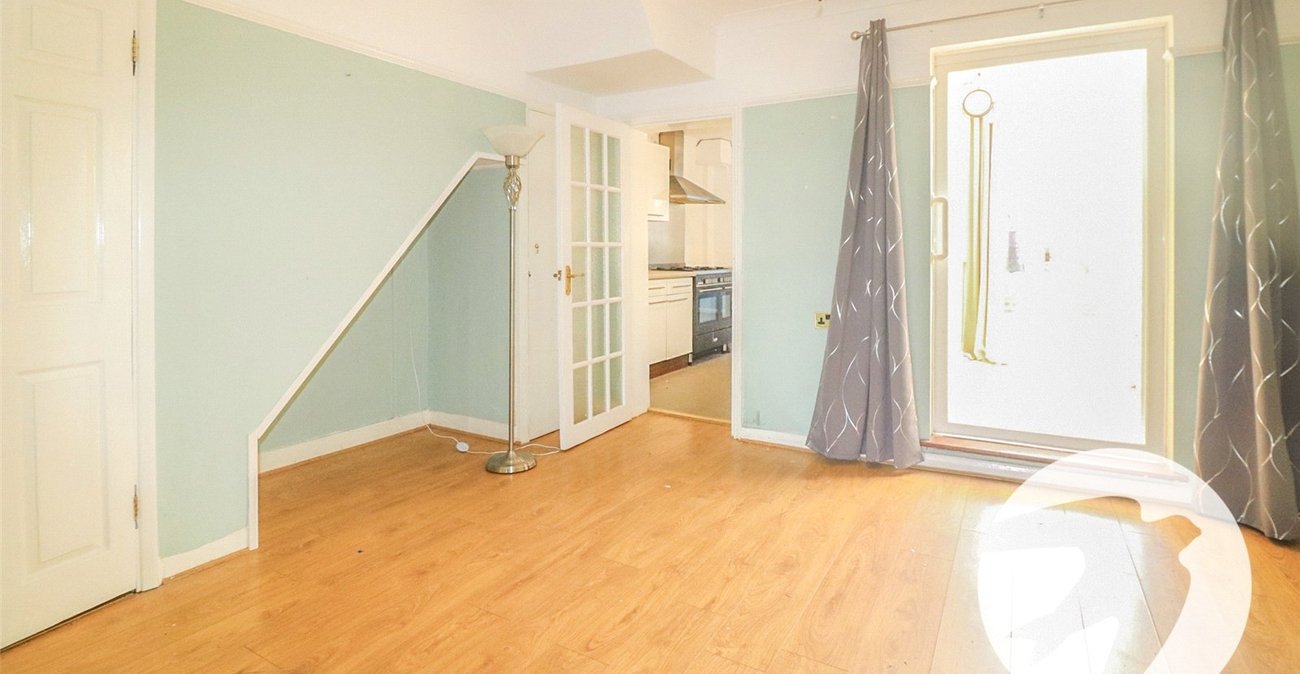 3 bedroom house for sale in Erith | Robinson Jackson