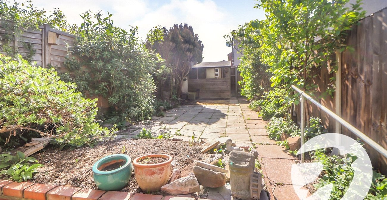 3 bedroom house for sale in Erith | Robinson Jackson