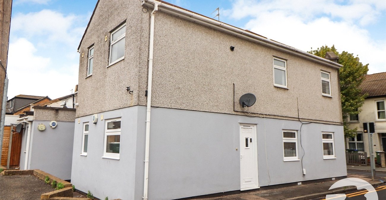 2 bedroom property for sale in Erith | Robinson Jackson