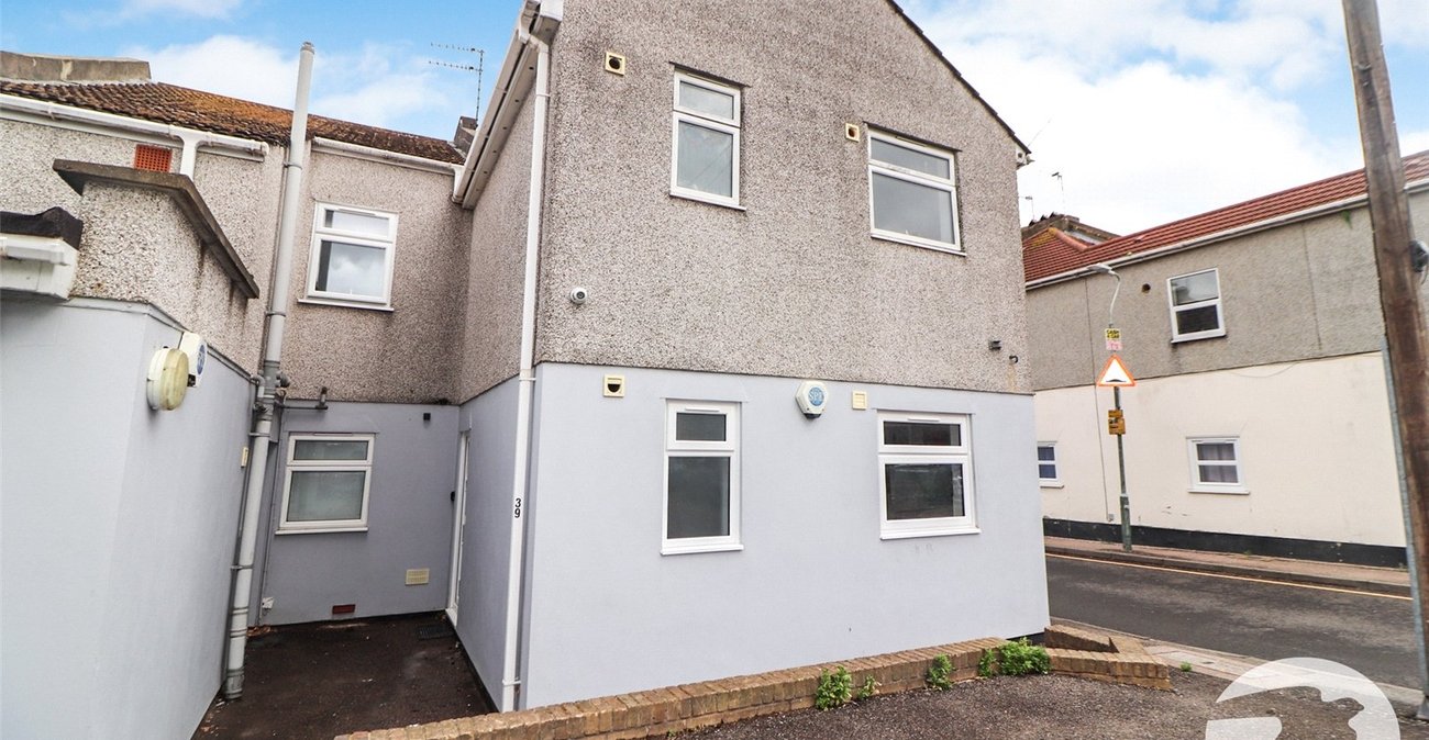 2 bedroom property for sale in Erith | Robinson Jackson