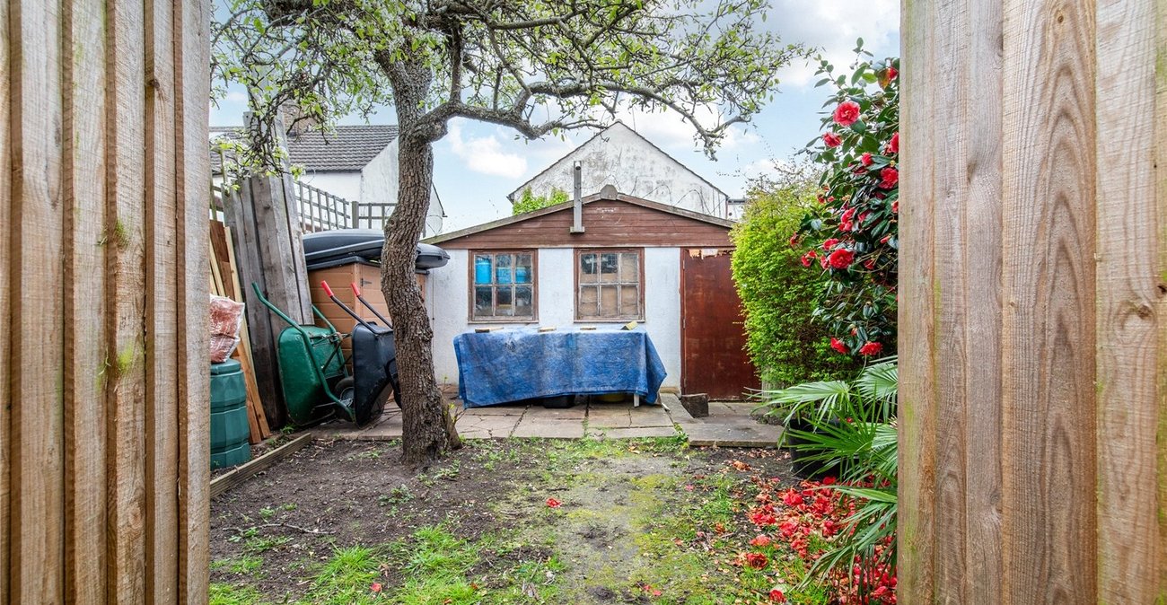 5 bedroom property for sale in Gillingham | Robinson Michael & Jackson