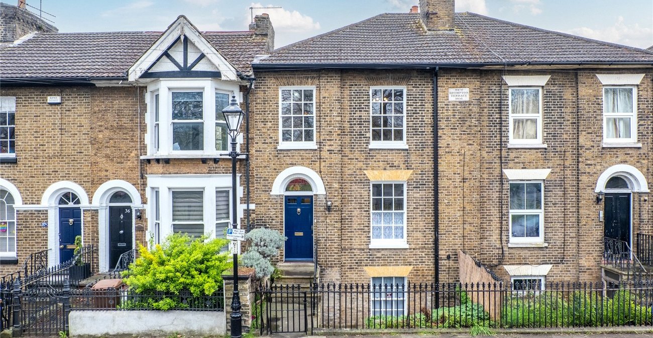 5 bedroom property for sale in Gillingham | Robinson Michael & Jackson