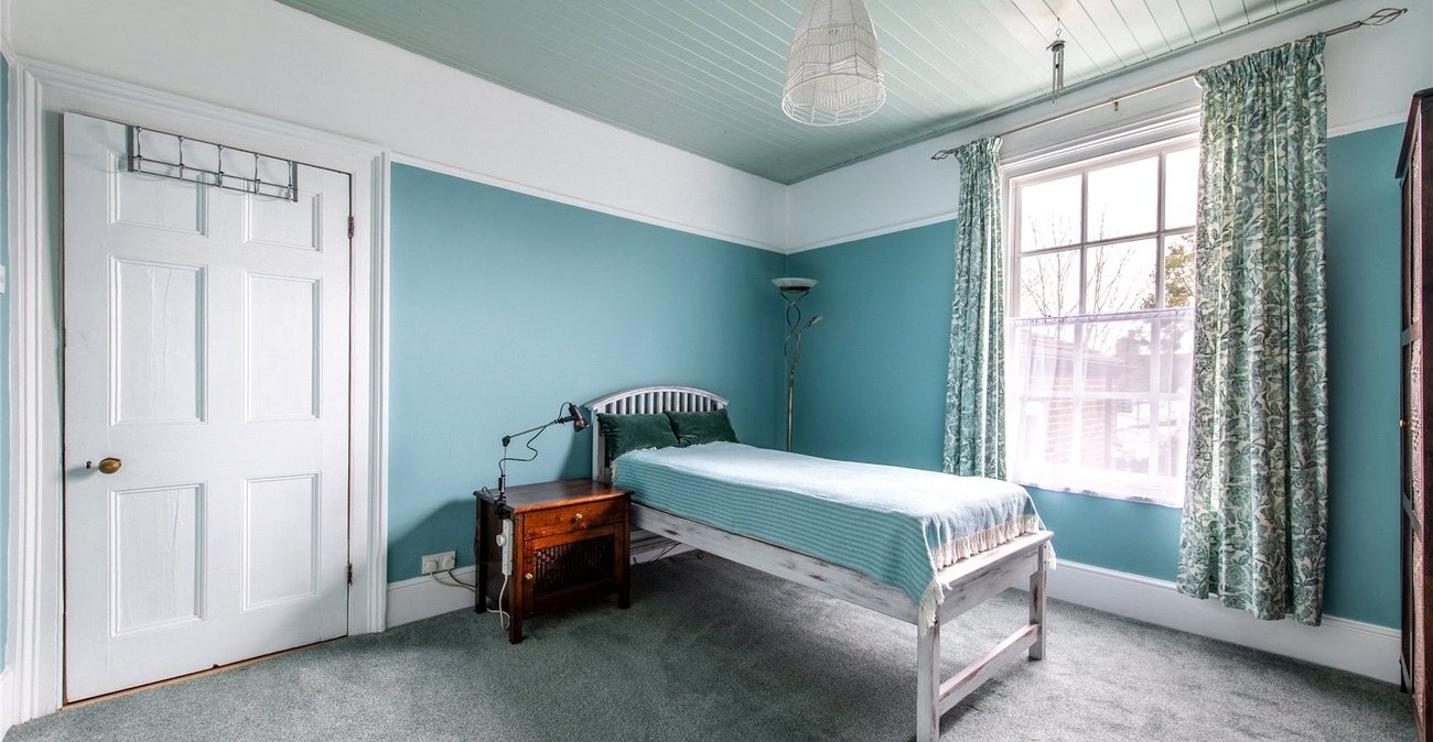 5 bedroom property for sale in Gillingham | Robinson Michael & Jackson
