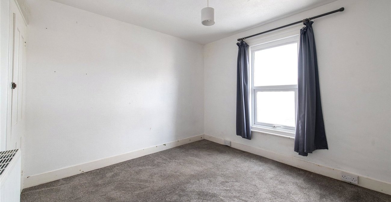 2 bedroom house for sale in Northfleet | Robinson Michael & Jackson