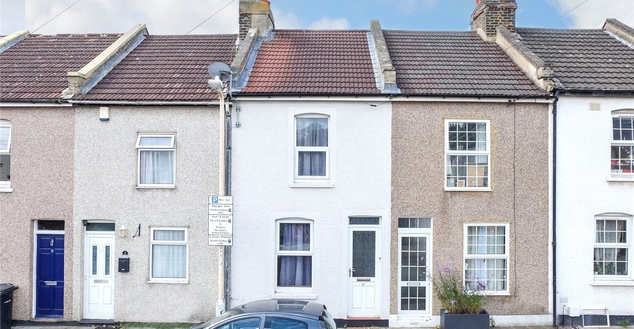 2 bedroom house for sale in Northfleet | Robinson Michael & Jackson