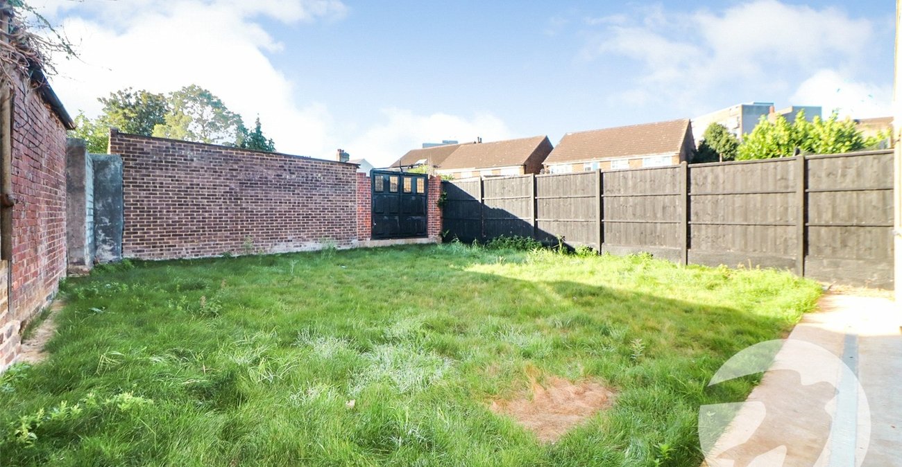 2 bedroom bungalow for sale in Northumberland Heath | Robinson Jackson