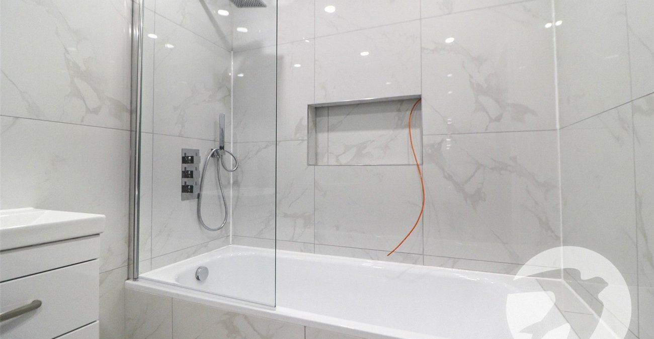 2 bedroom bungalow for sale in Northumberland Heath | Robinson Jackson