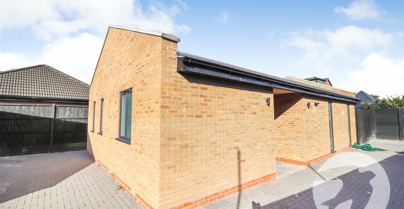 2 bedroom bungalow for sale in Northumberland Heath | Robinson Jackson