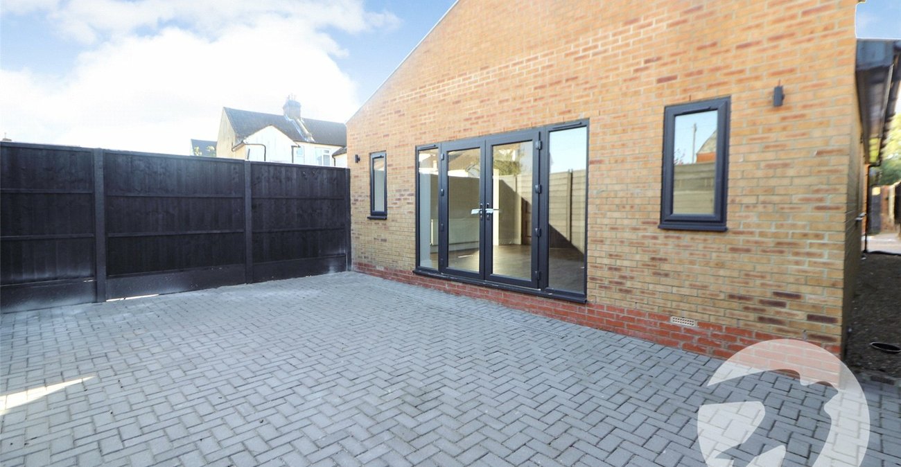 2 bedroom bungalow for sale in Northumberland Heath | Robinson Jackson