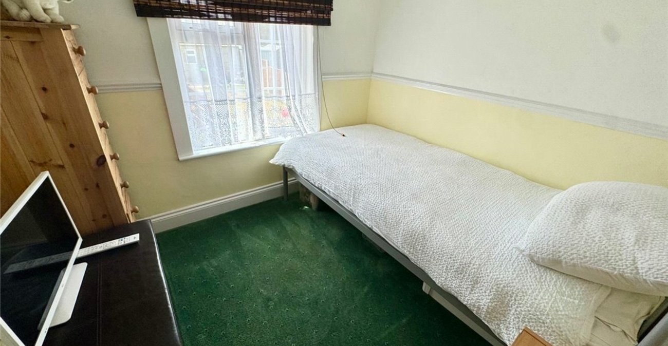 2 bedroom house for sale in Orpington | Robinson Jackson