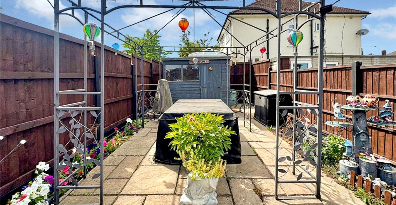 2 bedroom house for sale in Orpington | Robinson Jackson