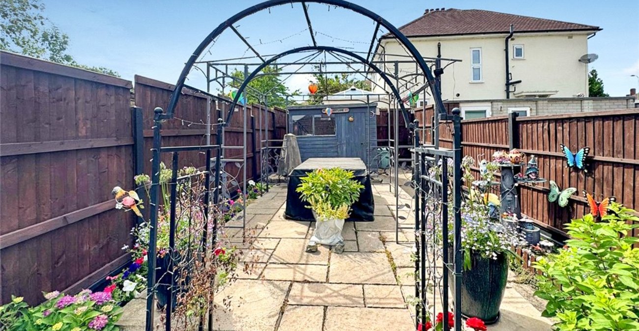 2 bedroom house for sale in Orpington | Robinson Jackson