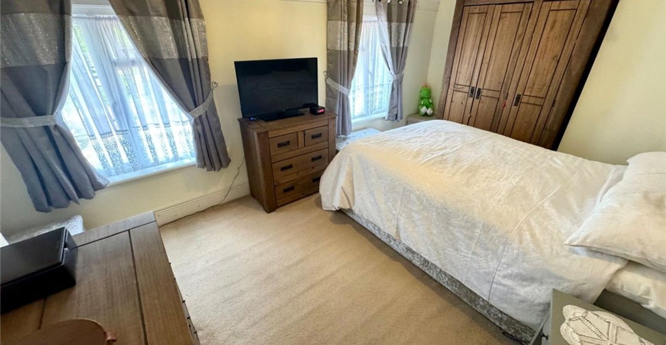 2 bedroom house for sale in Orpington | Robinson Jackson