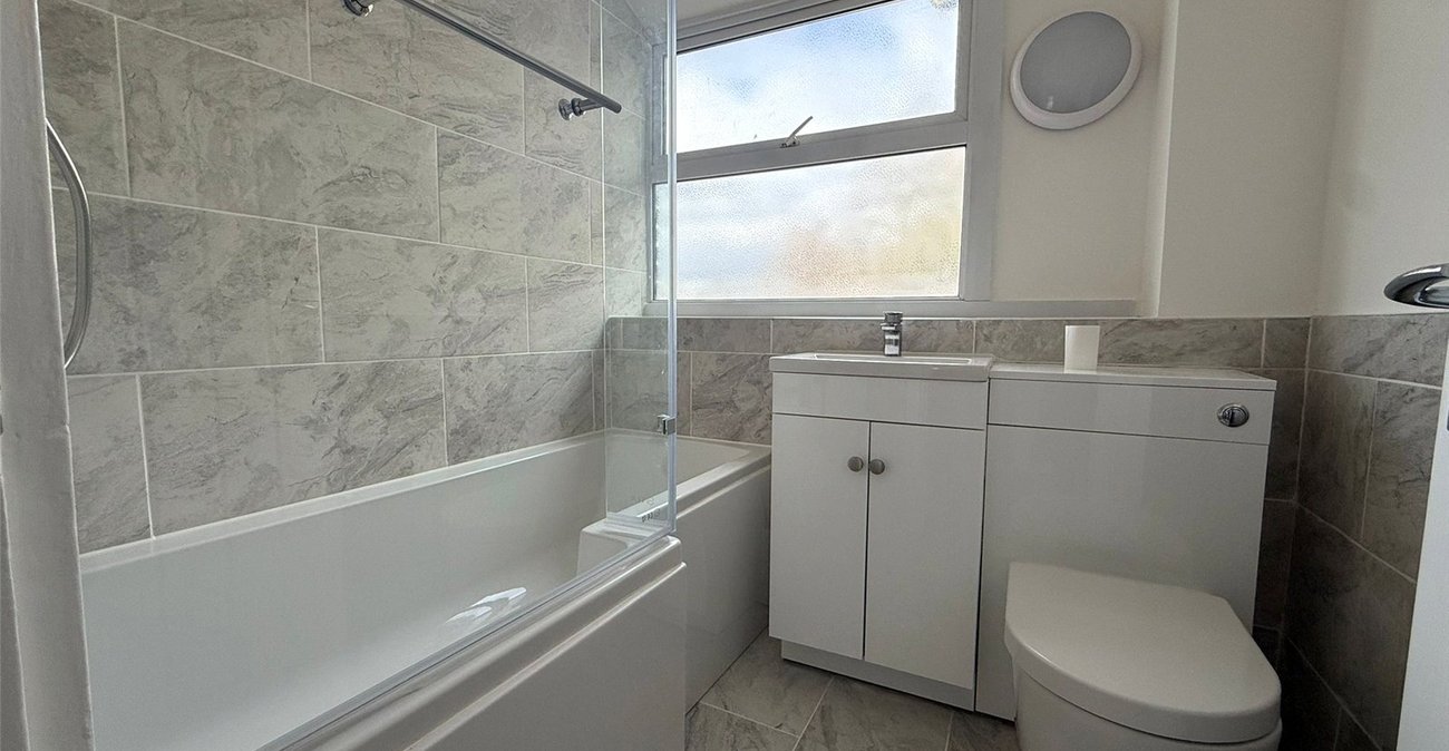 3 bedroom house for sale in New Ash Green | Robinson Michael & Jackson