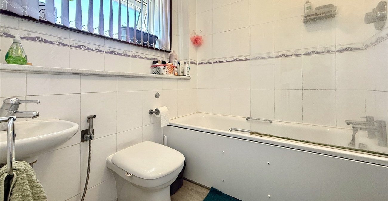 3 bedroom house for sale in West Kingsdown | Robinson Jackson