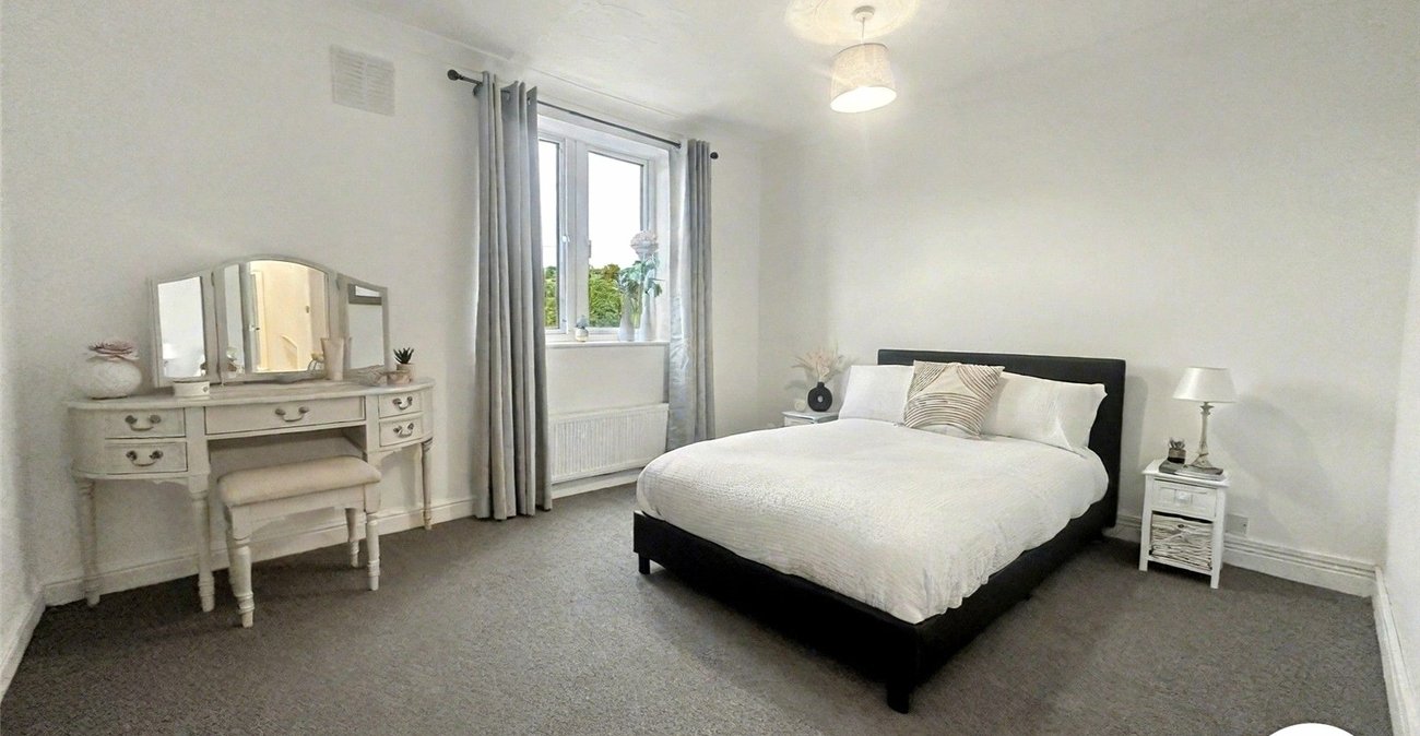 2 bedroom house for sale in Chatham | Robinson Michael & Jackson