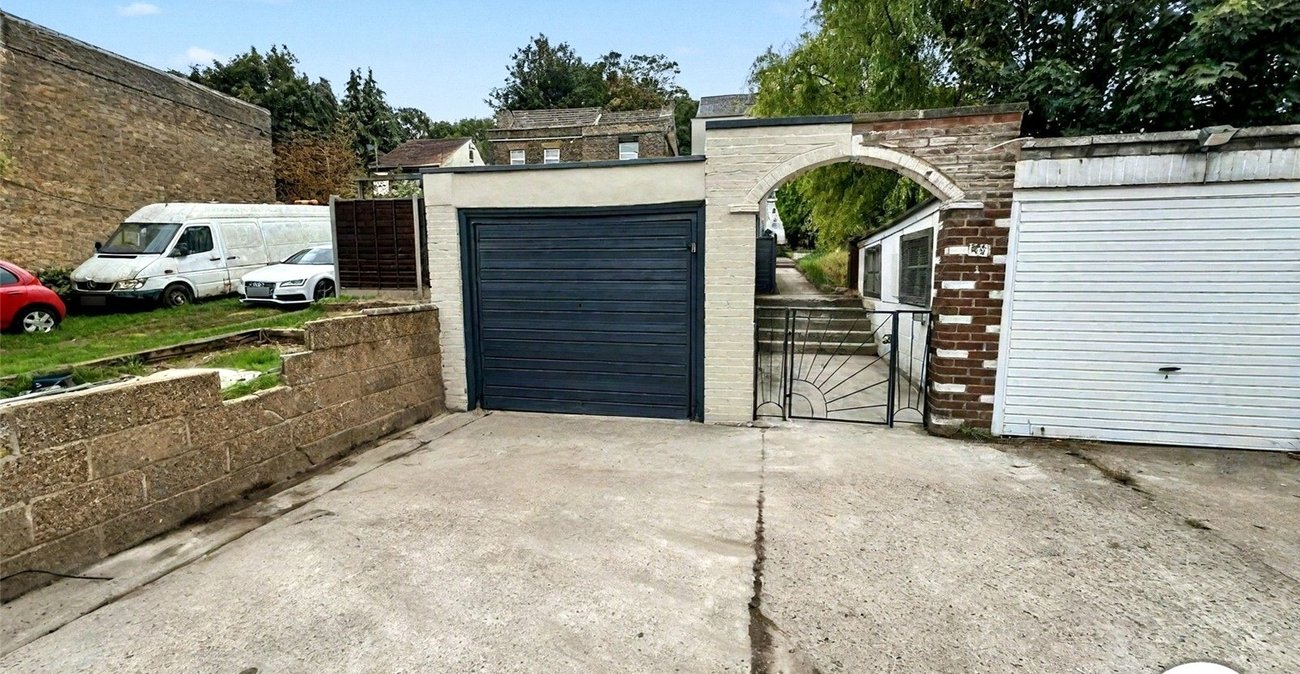 2 bedroom house for sale in Chatham | Robinson Michael & Jackson