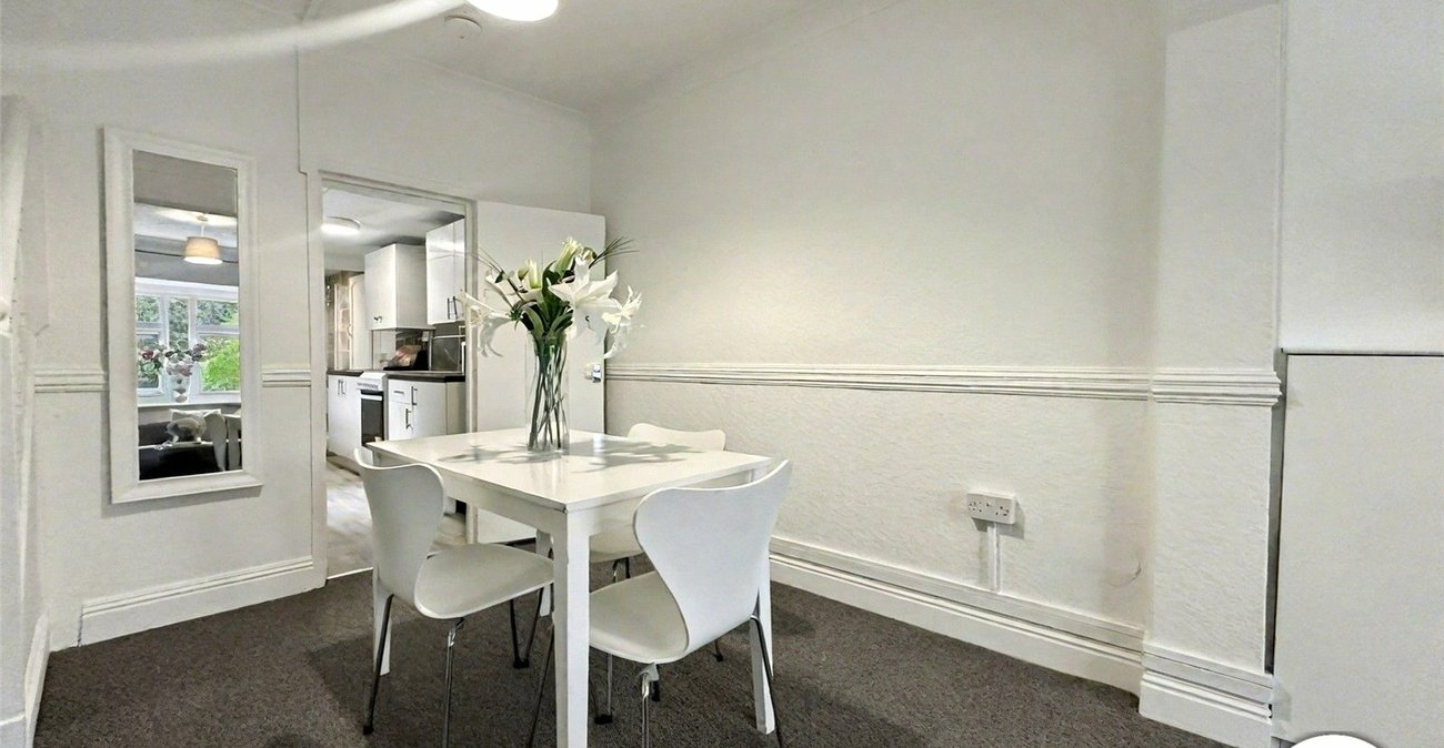 2 bedroom house for sale in Chatham | Robinson Michael & Jackson