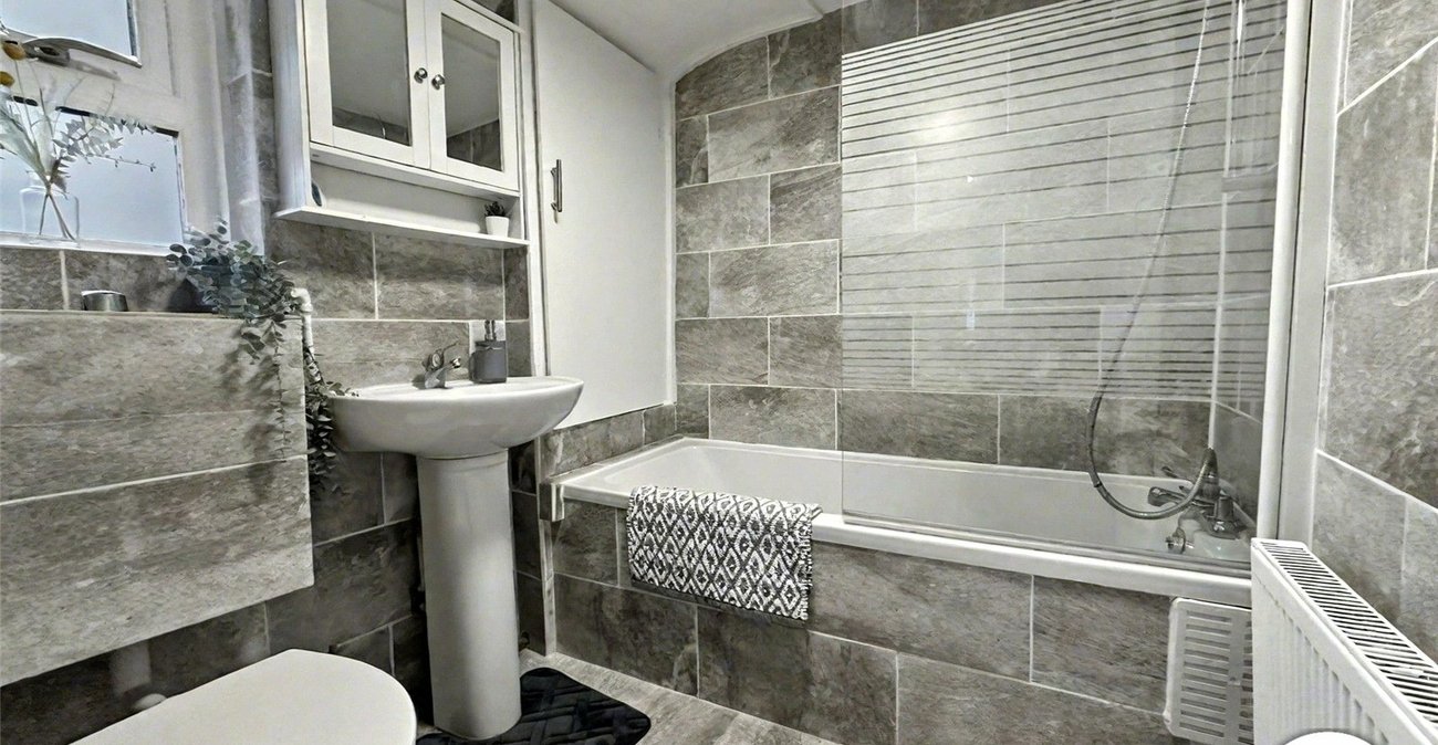 2 bedroom house for sale in Chatham | Robinson Michael & Jackson