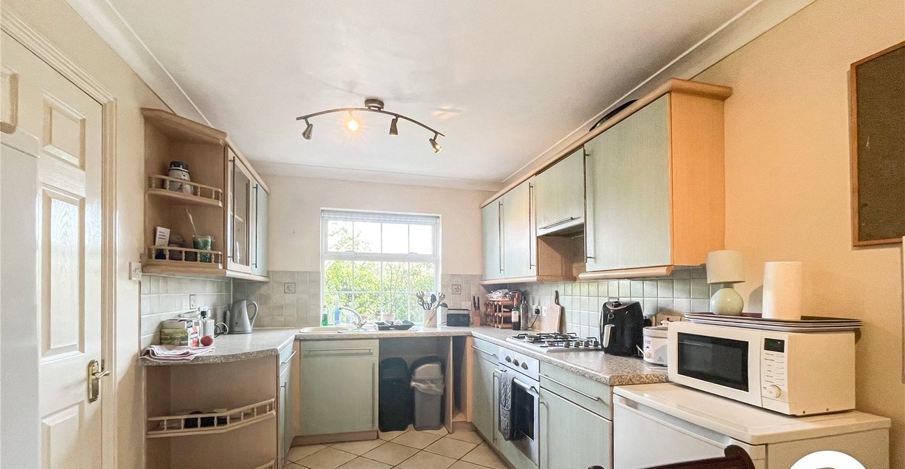 3 bedroom property for sale in New Road | Robinson Michael & Jackson