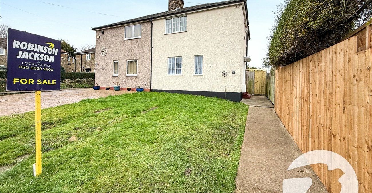 2 bedroom house for sale in London | Robinson Jackson