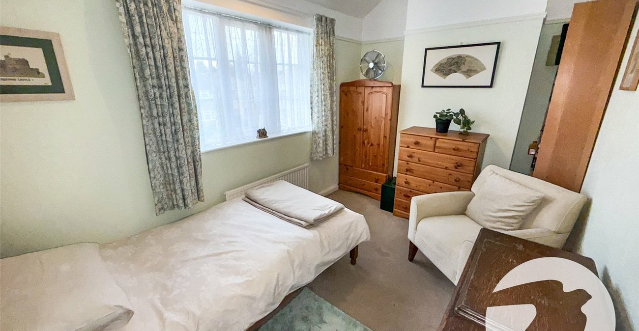 2 bedroom house for sale in London | Robinson Jackson