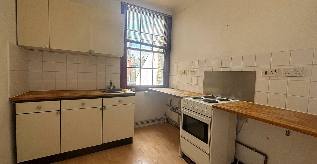 1 bedroom property for sale in Gravesend | Robinson Michael & Jackson