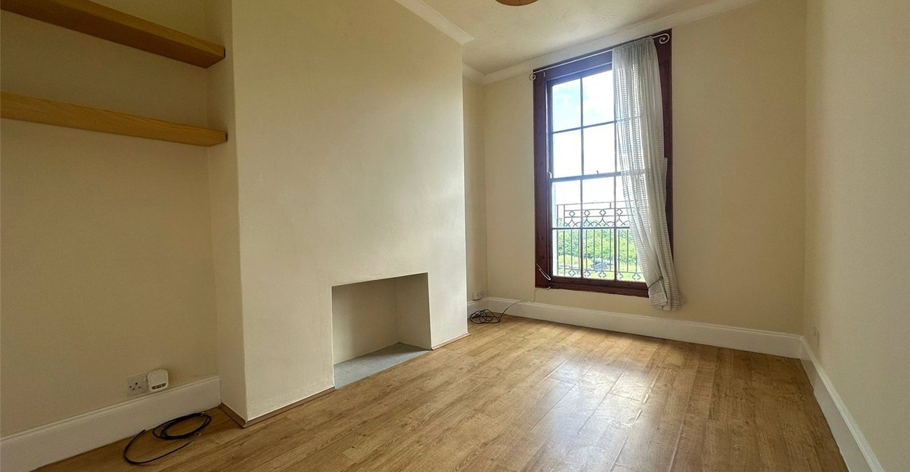 1 bedroom property for sale in Gravesend | Robinson Michael & Jackson