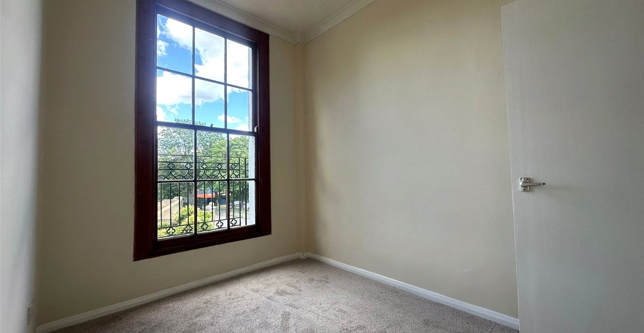 1 bedroom property for sale in Gravesend | Robinson Michael & Jackson