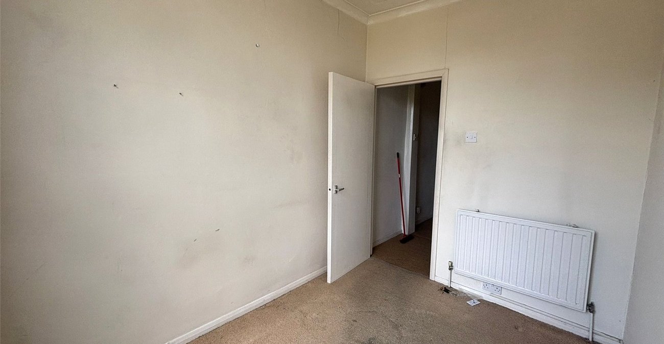 1 bedroom property for sale in Gravesend | Robinson Michael & Jackson