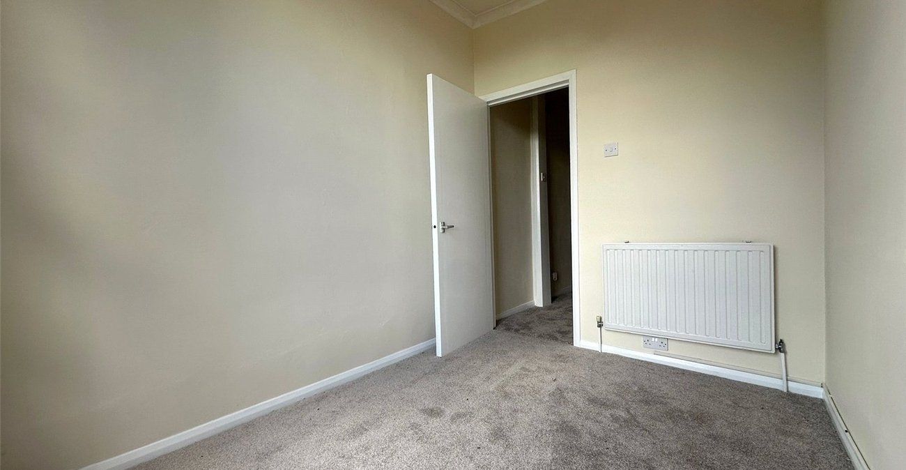 1 bedroom property for sale in Gravesend | Robinson Michael & Jackson