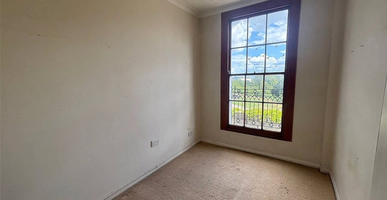 1 bedroom property for sale in Gravesend | Robinson Michael & Jackson