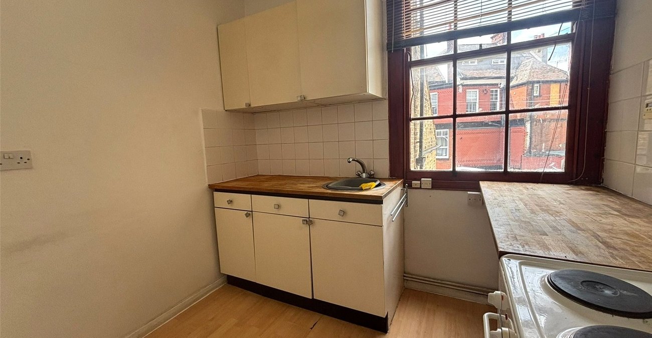 1 bedroom property for sale in Gravesend | Robinson Michael & Jackson