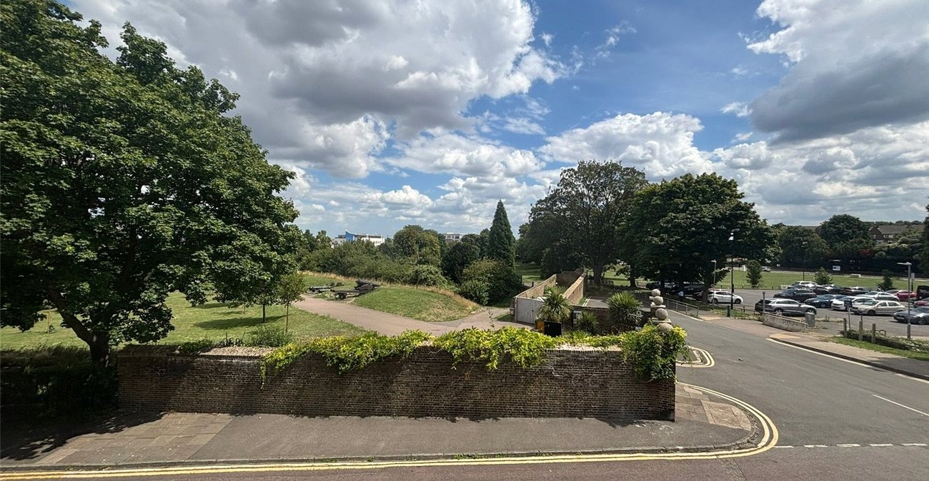 1 bedroom property for sale in Gravesend | Robinson Michael & Jackson