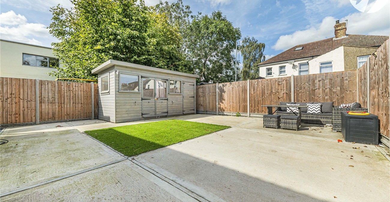 4 bedroom house for sale in Swanscombe | Robinson Jackson