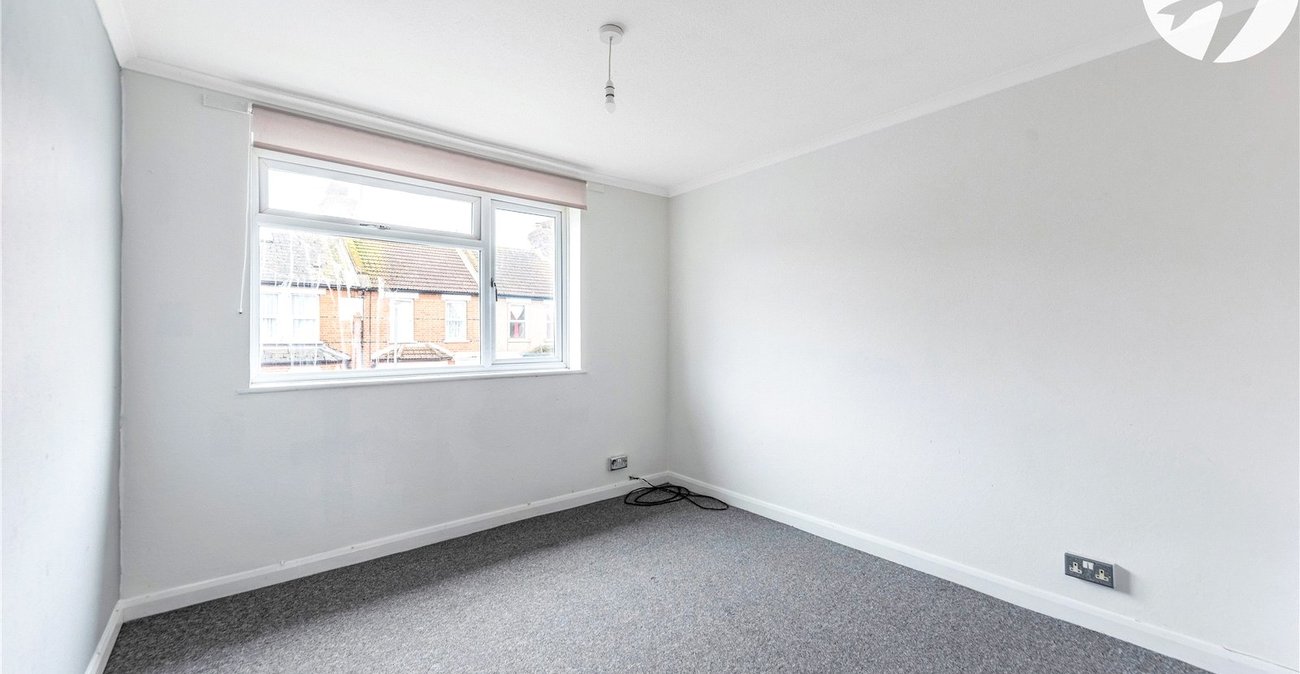 2 bedroom property for sale in Swanscombe | Robinson Jackson