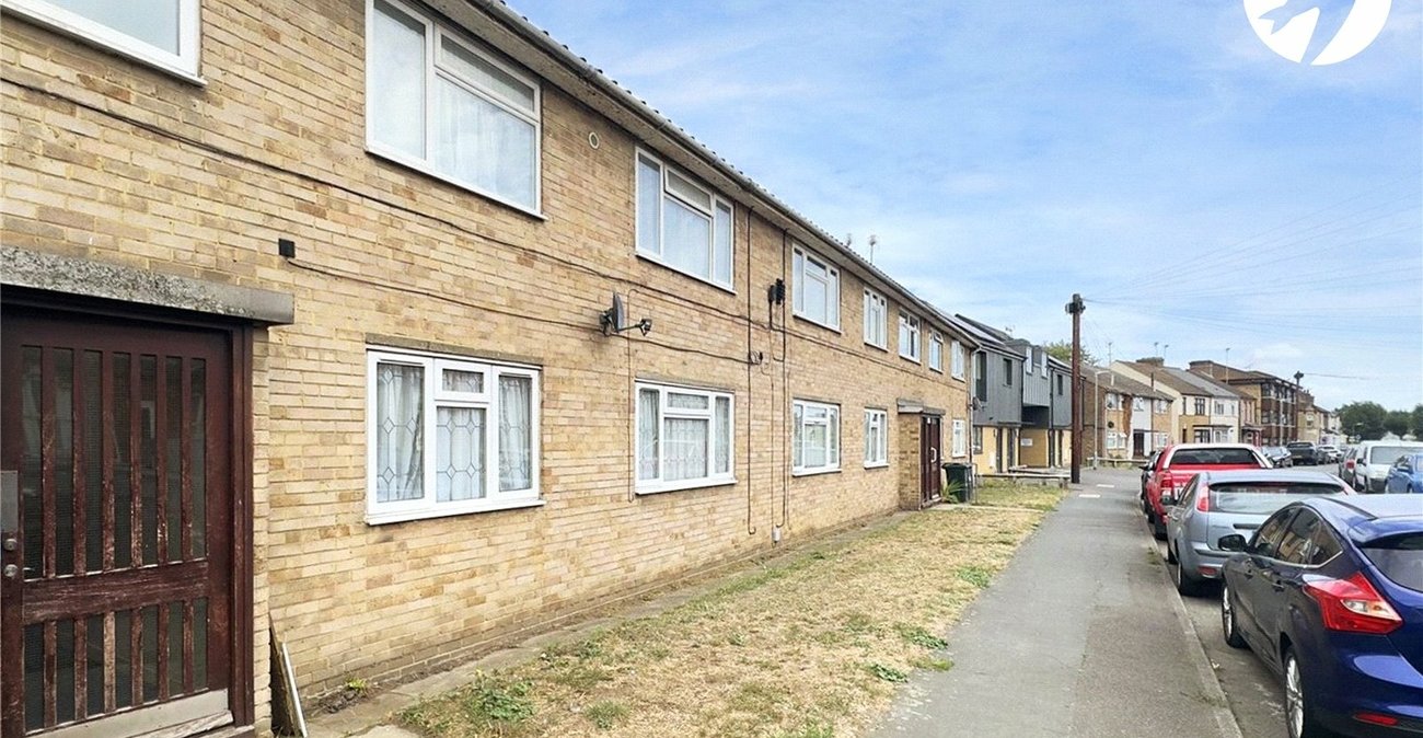 2 bedroom property for sale in Swanscombe | Robinson Jackson