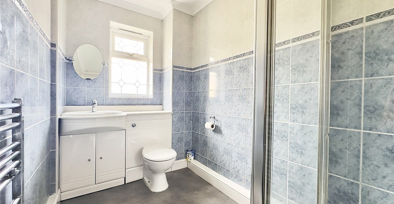 2 bedroom property for sale in Swanscombe | Robinson Jackson